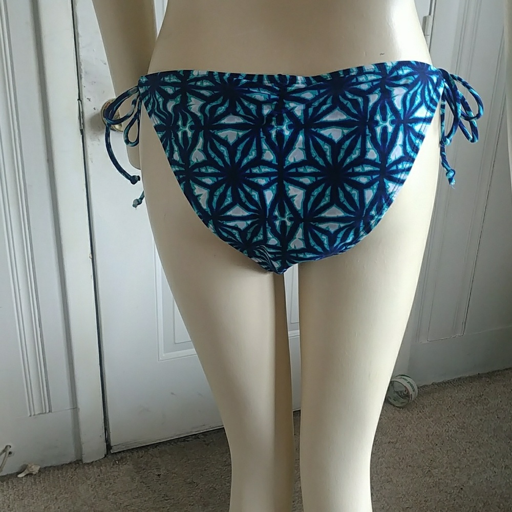 InDigo batik string - Picture 2 of 3